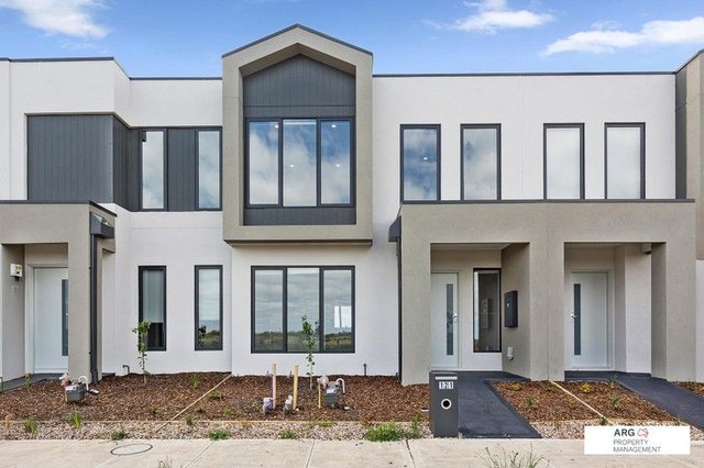 121 Lakeridge Drive, VIC 3750