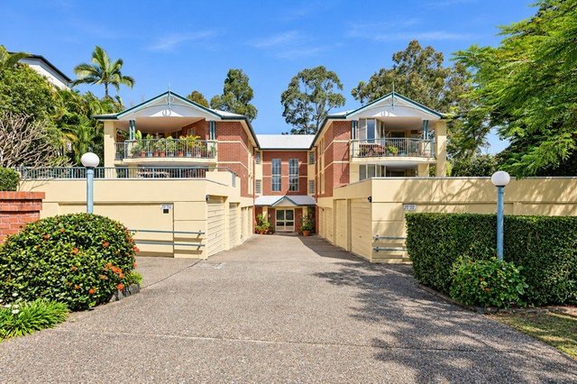 2/9 Jerdanefield Road, QLD 4067