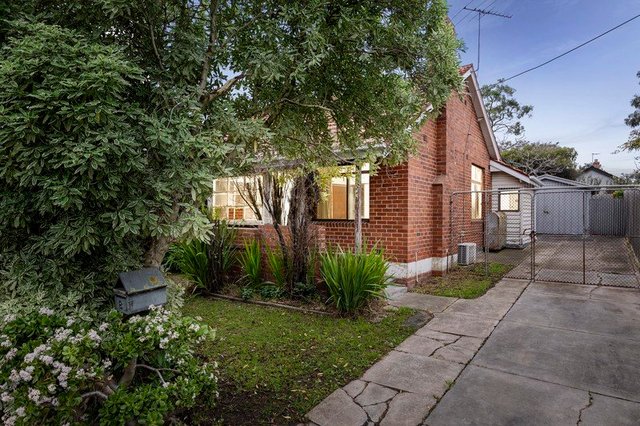 8 Whitton Parade, VIC 3058