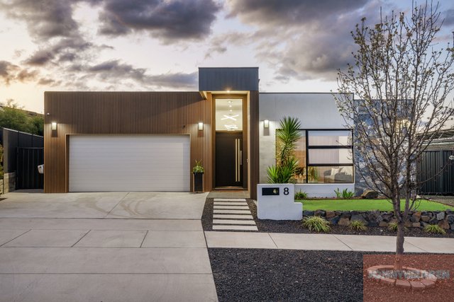8 Neville Gare Street, ACT 2611