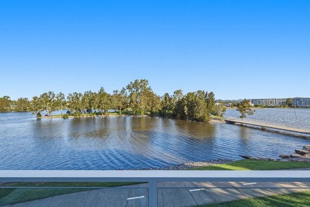 3/1 Lakefront Crescent, QLD 4227