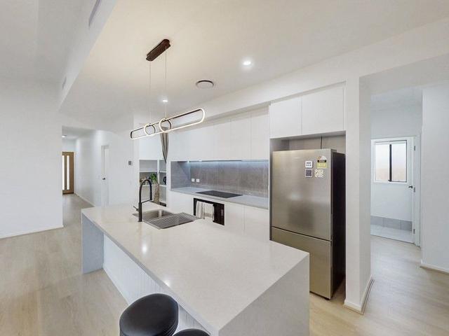 11 Tamarind Crescent, QLD 4125