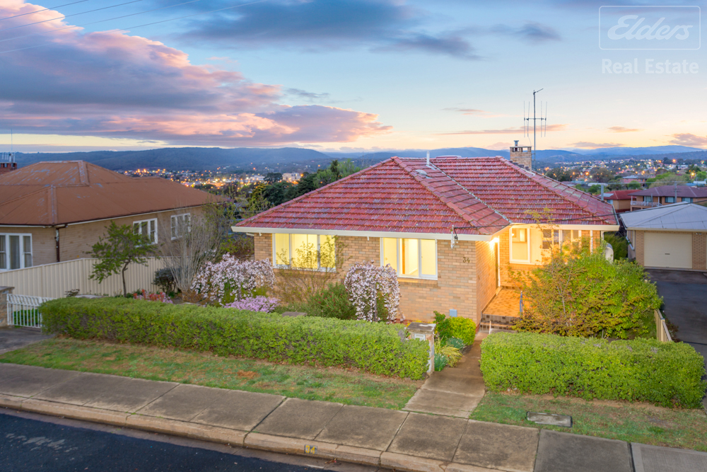 34 Kinkora Place, Crestwood NSW 2620 Allhomes