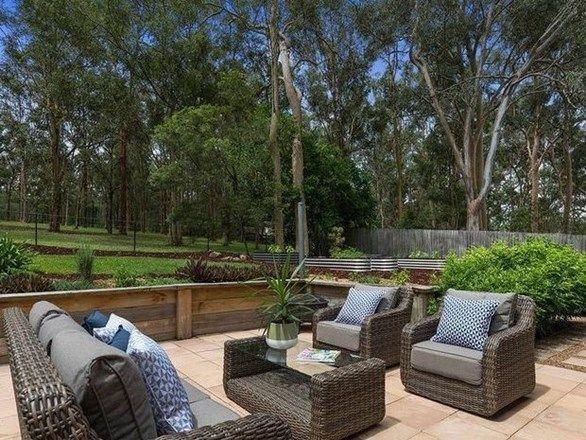 5 Azure Court, QLD 4070