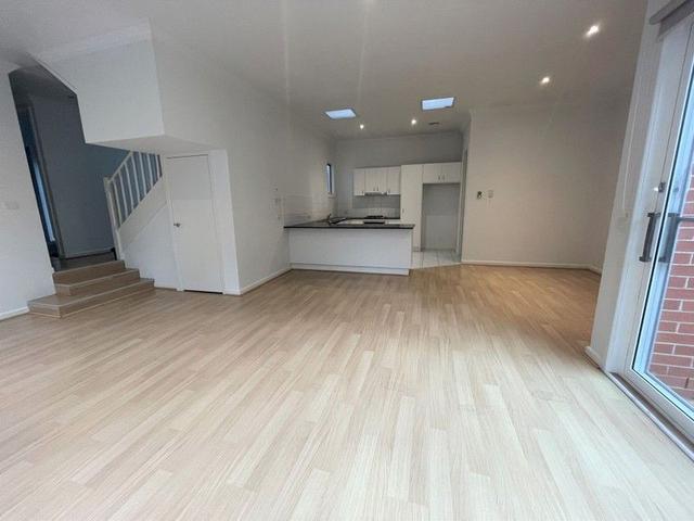 2/5 Fallon Street, VIC 3162