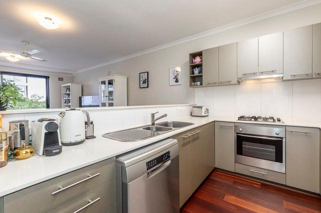 3/10 Marina Drive, WA 6104