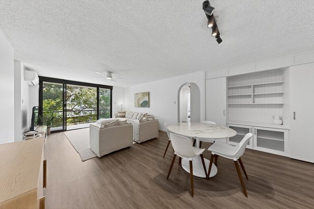1/15 Junction Road, QLD 4011