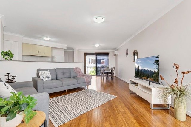 10/106 Boas Avenue, WA 6027