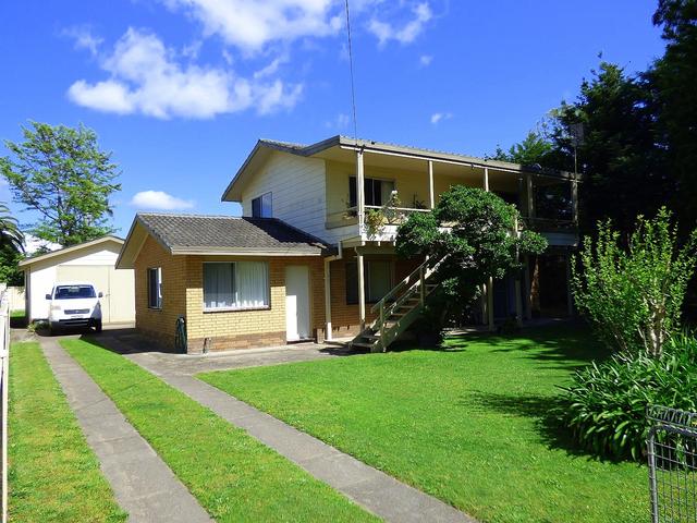 1 Emblen St, NSW 2551