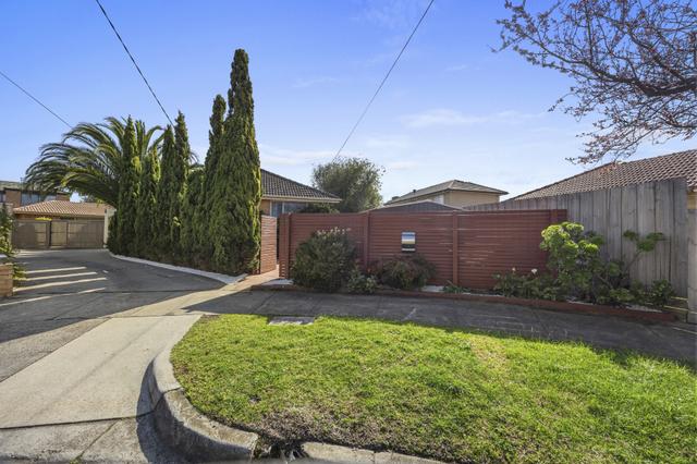 1/3 Trinity Court, VIC 3165