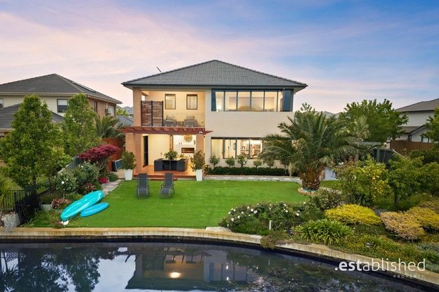 4 Spraypoint Drive, VIC 3030