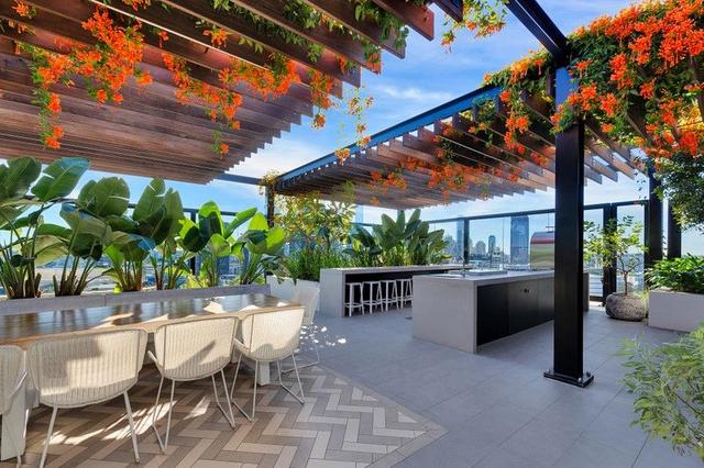 11111/19 Wilson Street, QLD 4101