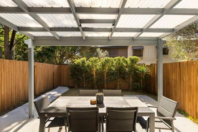 2/215 Creek Road, QLD 4122