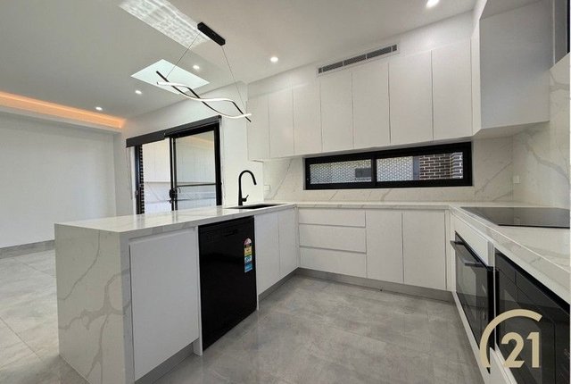 4 Dalkeith Street, NSW 2168