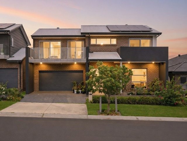 1B Courtney Loop, NSW 2570