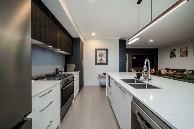 12 Neon Lane, WA 6034