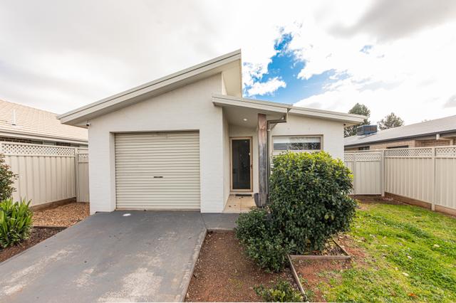 61B Champagne Drive, NSW 2830