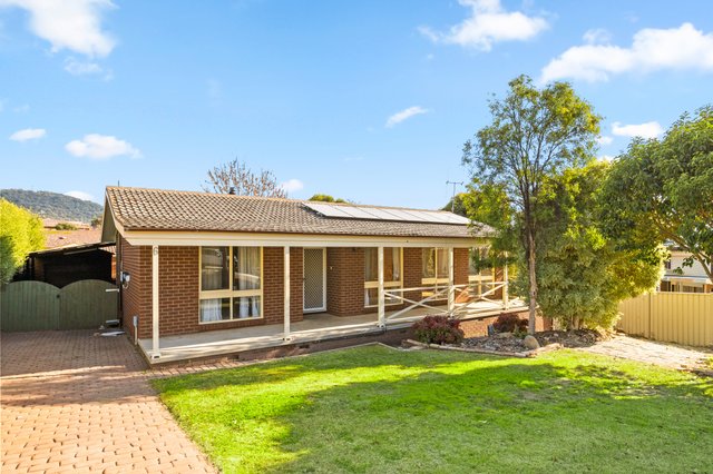 6 Hart Close, NSW 2620