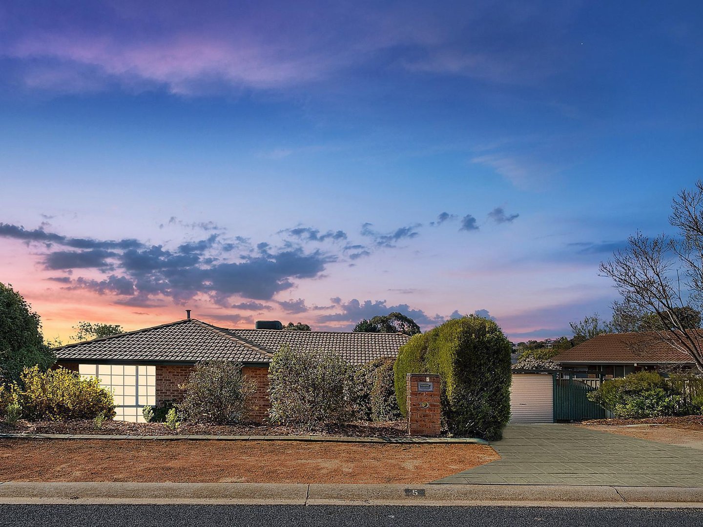 5 Glennie Place, Queanbeyan West NSW 2620 Allhomes