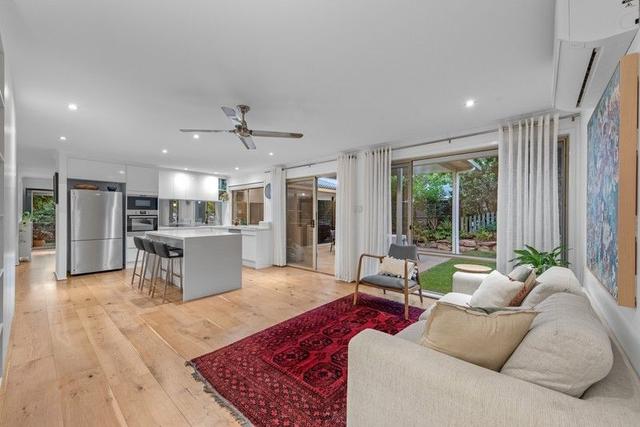 3 Woodvale Court, QLD 4053