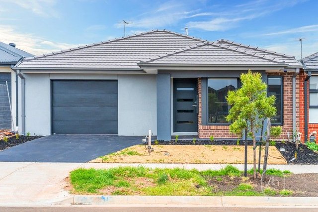 33 Rice Flower Crescent, VIC 3338