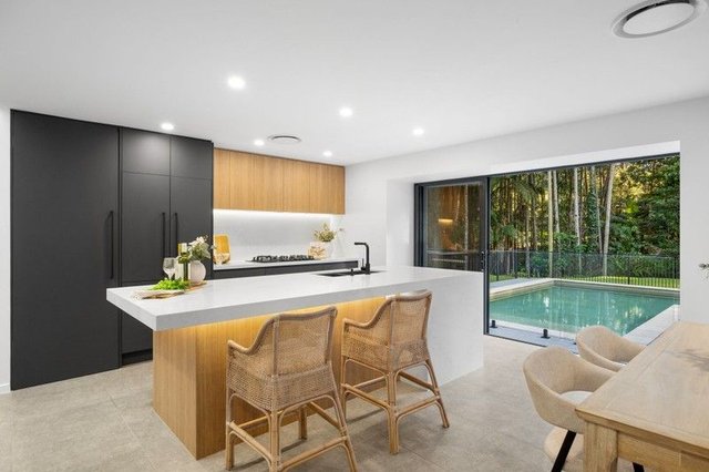 8 Firetail Court, QLD 4556