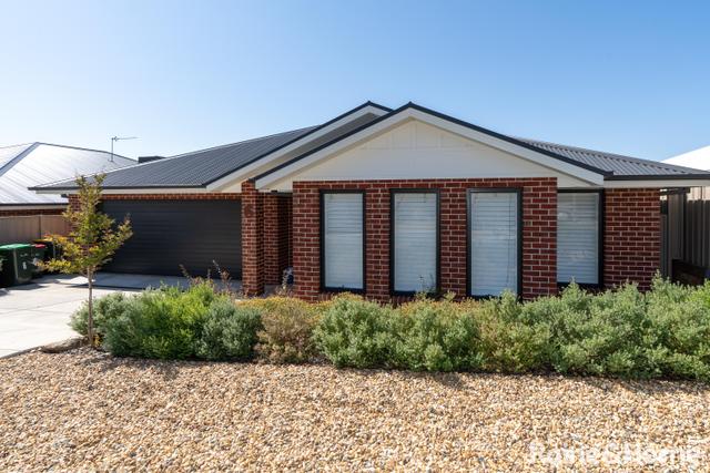6 Lee Way, NSW 2650