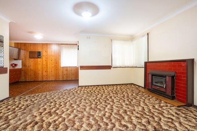 425 English Avenue, NSW 2641