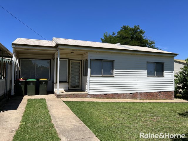 12 Moresby Street, NSW 2800