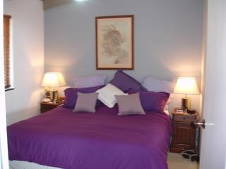 Managers bedroom 1 (2009-06-01)