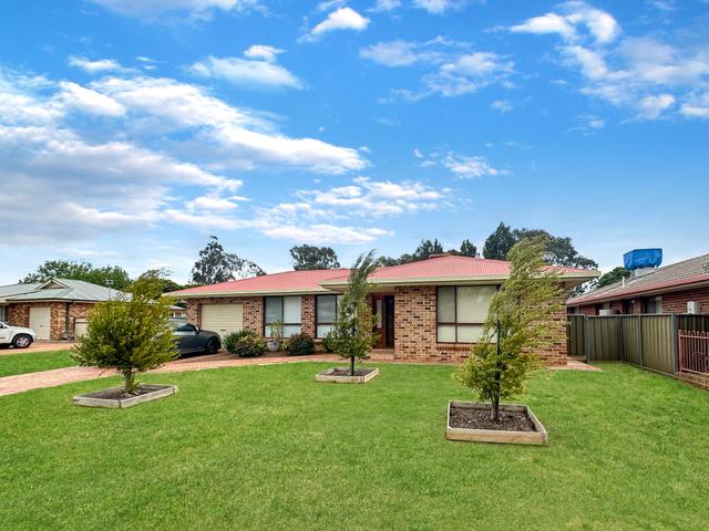 57 Cormorant Crescent, NSW 2830