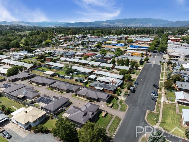 12 Russell Street, NSW 2720