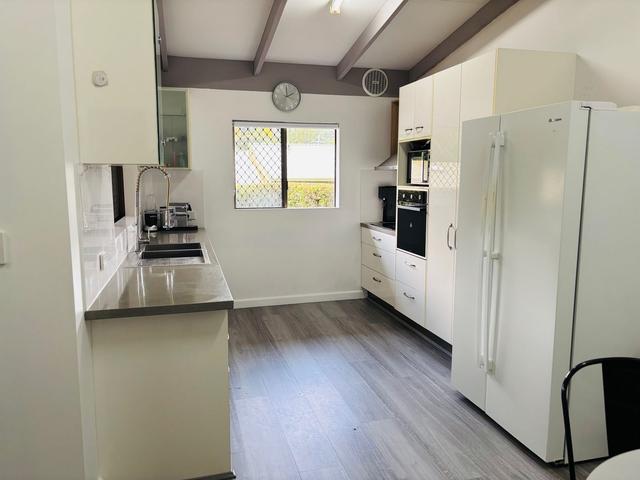 2/17 Reilly Rd, QLD 4560
