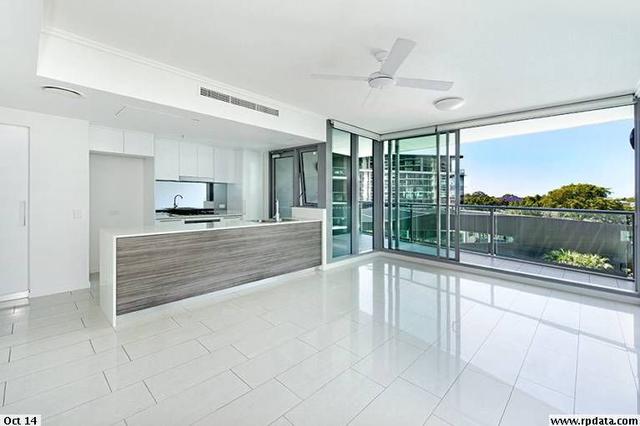 10406/8 Harbour Road, QLD 4007