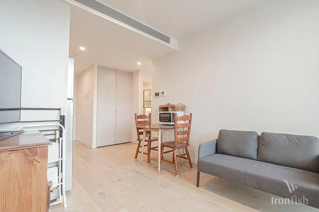 2409/105 Batman Street, VIC 3003