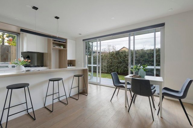 2/7 Toward Street, VIC 3163