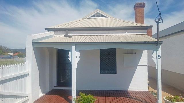 5 Parkes Street, NSW 2820