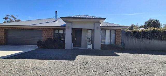 28 Hall Street, VIC 3728