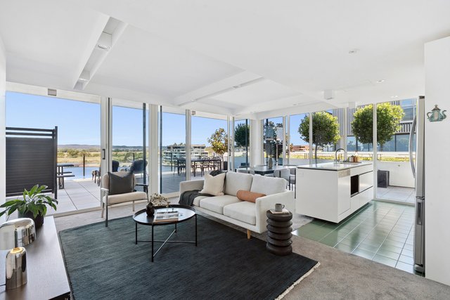 16/31 Eastlake Parade, ACT 2604