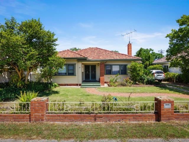 25 Batt Avenue, VIC 3690