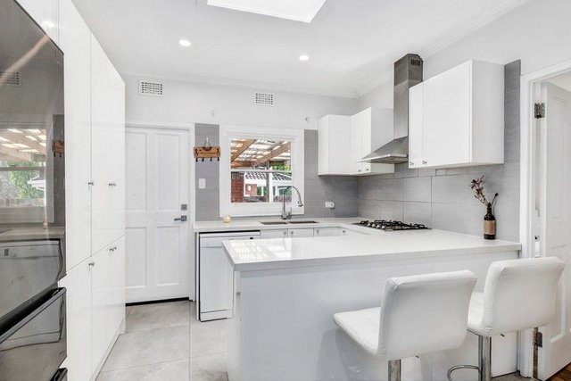 1/34 Irving Street, VIC 3149