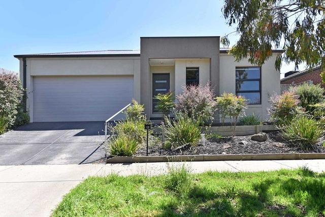 12 Beckview Crescent, VIC 3429