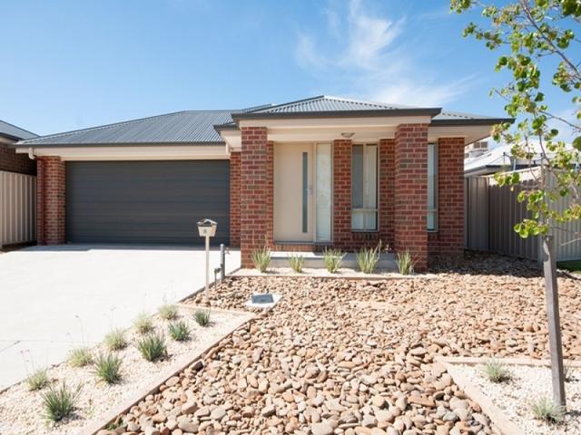 8 Weathers Place, VIC 3690