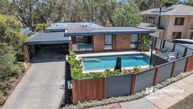 10 Hicks Crescent, VIC 3564