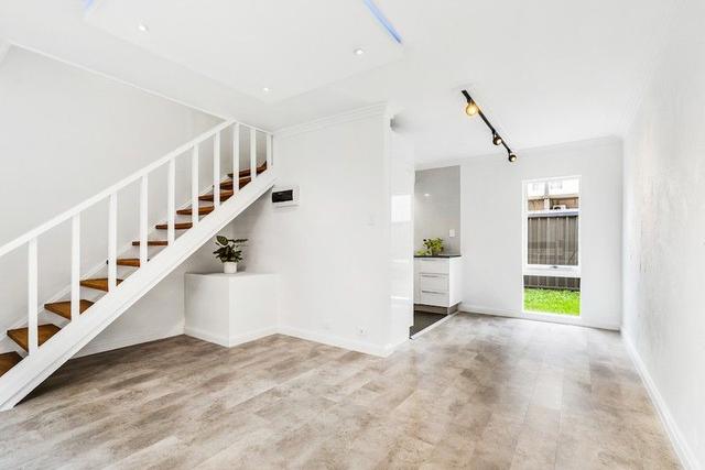 2/11 Warby Street, NSW 2560