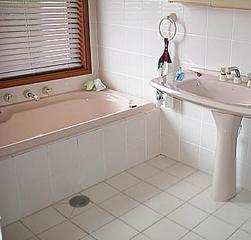 Bathroom (2004-06-09)