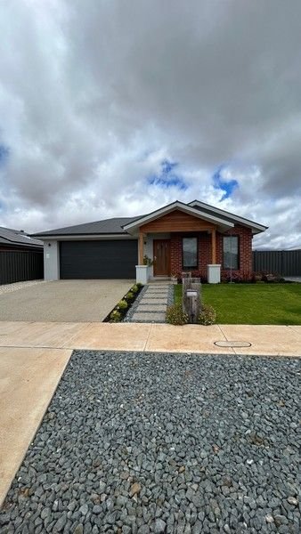 15 Clydesdale Loop, VIC 3730