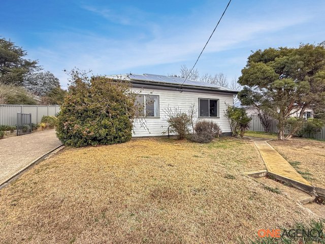 24 Cromwell Street, NSW 2630