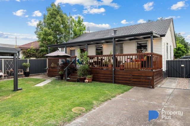 19 Mackenzie Street West, VIC 3555