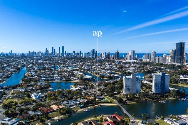 68 Hooker  Boulevard, QLD 4218